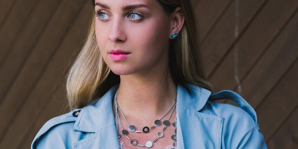 Long necklace – how to wear it